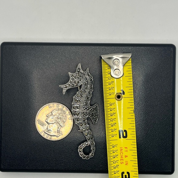 Sterling silver marcasite sea horse nautical brooch pin or pendant for necklace